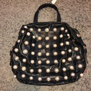 Purse with pearl details